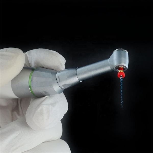 Ergonomic design for comfortable and precise handling during procedures