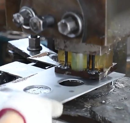 Metal cutting